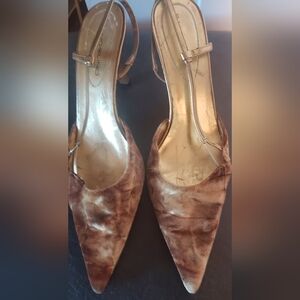 Sexy Goldtone Crush Velvelt Slingback Heels. Size 11